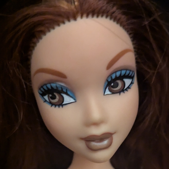 My Scene Chelsea Chillin Out Doll - Picture 2 of 7